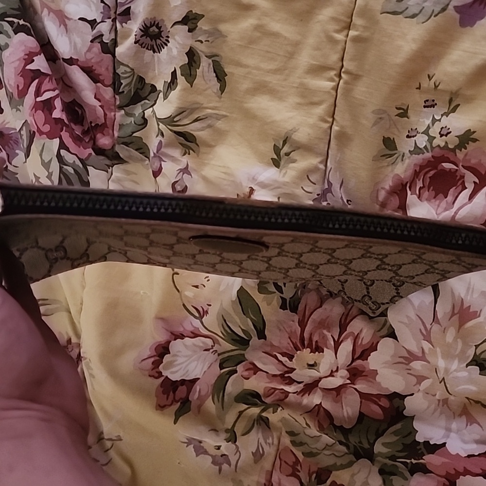 Vintage Genuine Gucci Cosmetic Bag - Picture 3 of 5